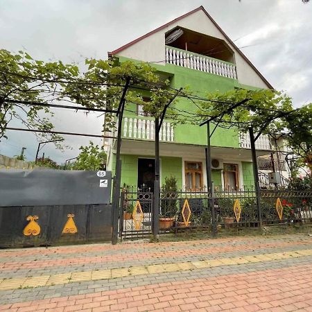 Apartment Sofia バトゥーミ エクステリア 写真
