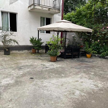 Apartment Sofia バトゥーミ エクステリア 写真