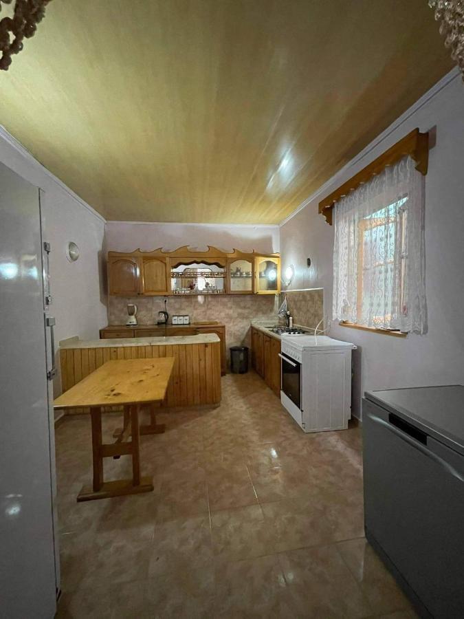 Apartment Sofia バトゥーミ エクステリア 写真