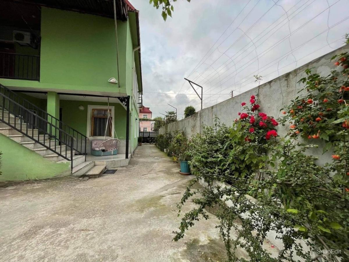 Apartment Sofia バトゥーミ エクステリア 写真